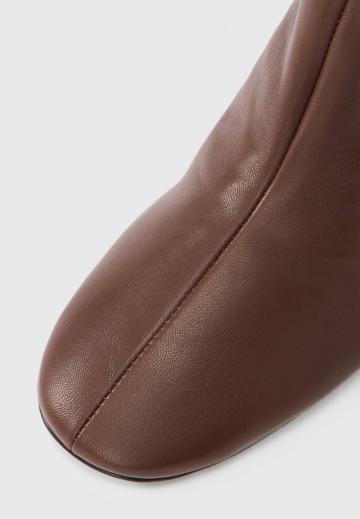 Высокие сапоги