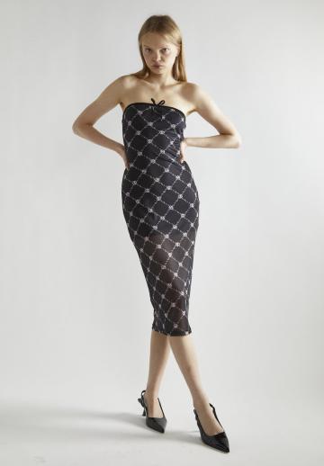 Платье без бретелек