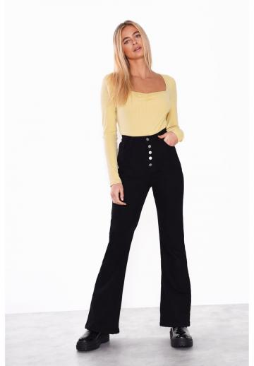 Клешеные джинсы