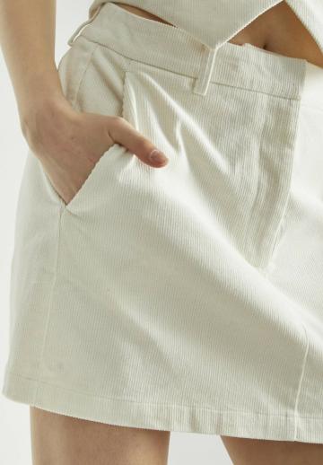 Юбка с накладными карманами