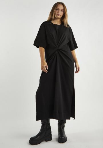 Вязаное платье