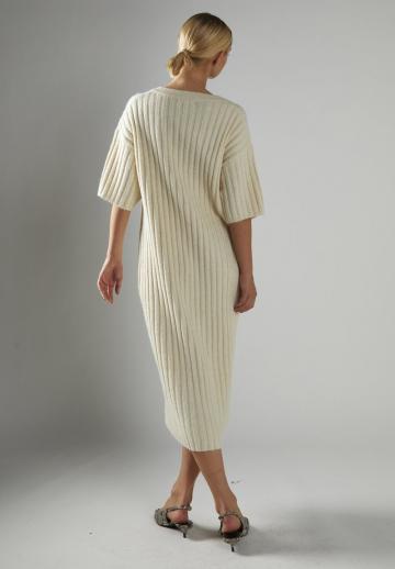Вязаное платье