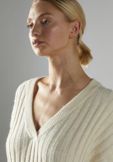 Вязаное платье