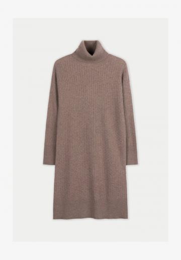 Вязаное платье