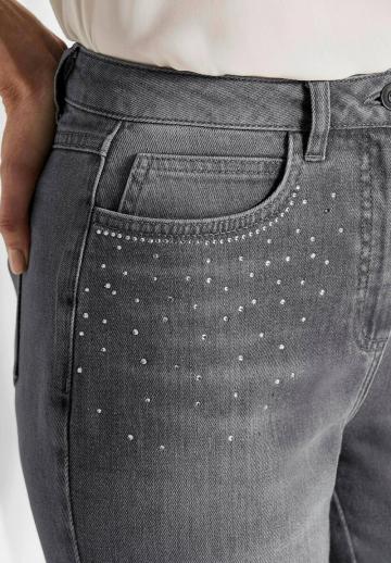 Прямые джинсы