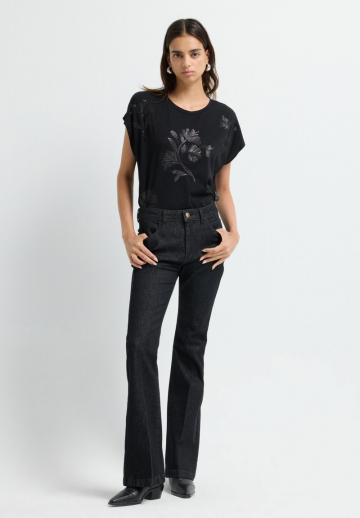 Клешеные джинсы