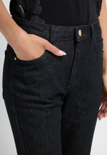 Клешеные джинсы