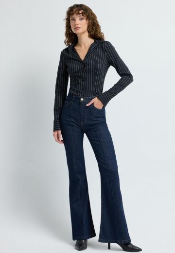 Клешеные джинсы