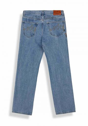 Прямые джинсы