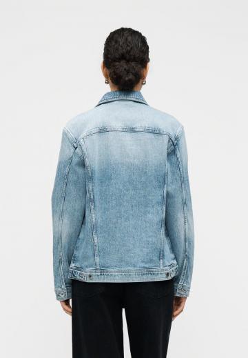 Джинсовая куртка