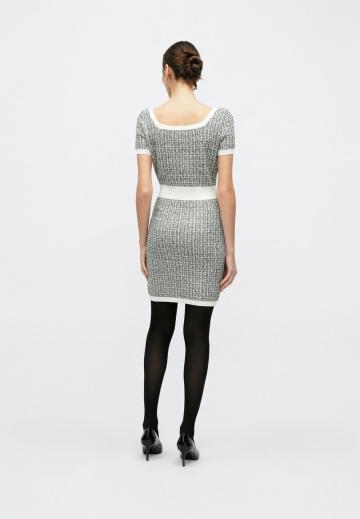 Вязаное платье