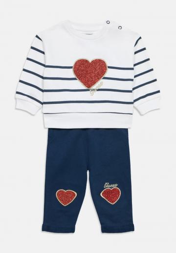 Набор одежды