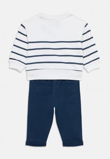 Набор одежды