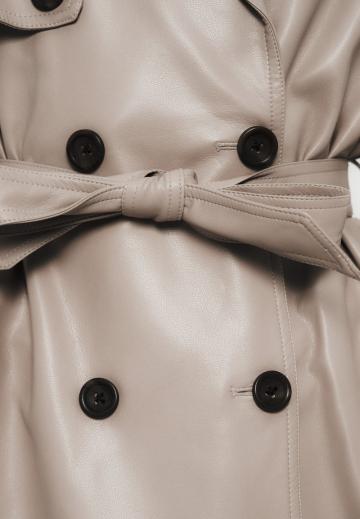 Пальто из искусственной кожи