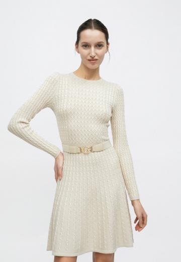 Вязаное платье