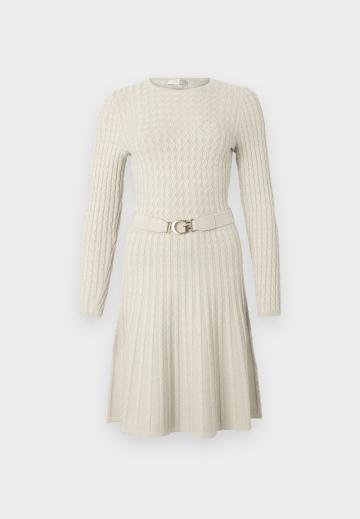 Вязаное платье