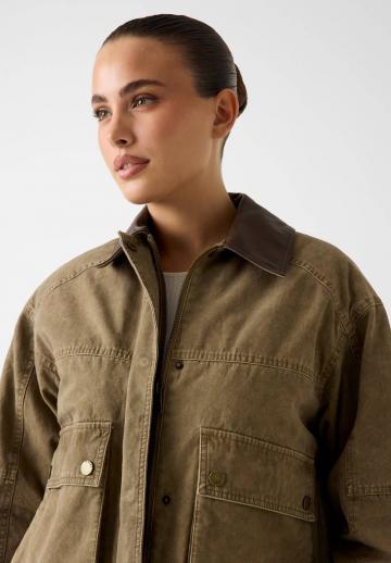 Блейзер с накладными карманами