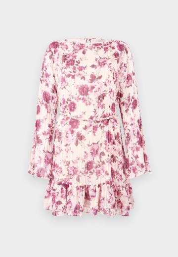 Короткое платье