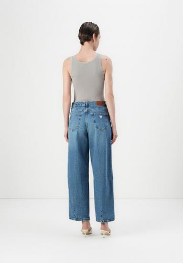 Свободные джинсы