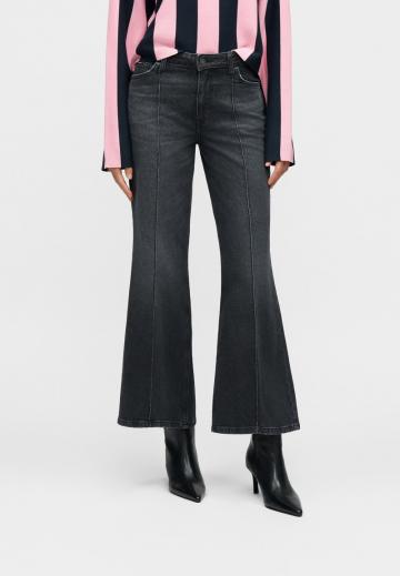 Клешеные джинсы