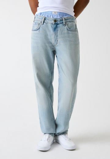 Прямые джинсы