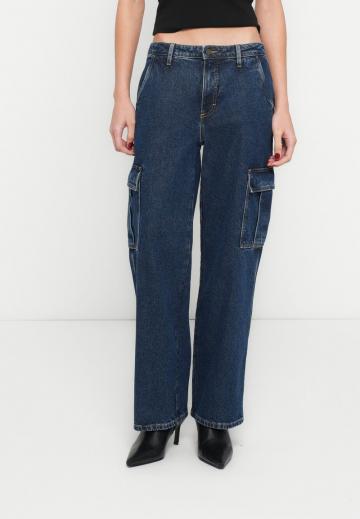 Прямые джинсы