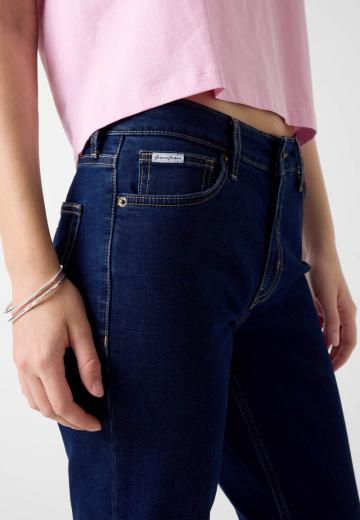 Прямые джинсы
