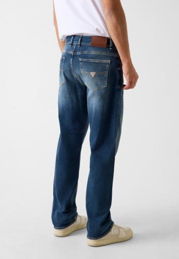 Прямые джинсы