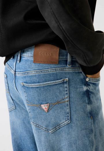 Прямые джинсы