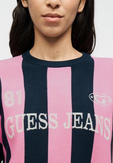 Пуловер в полоску