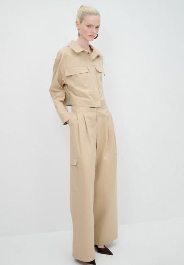 Куртка с накладнымит карманами