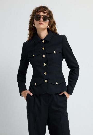 Блейзер с накладными карманами