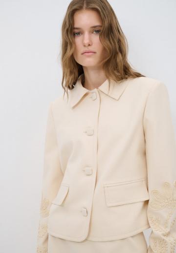 Блейзер с накладными карманами
