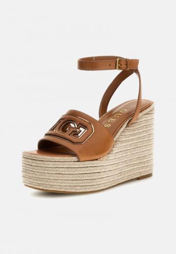 Босоножки на танкетке