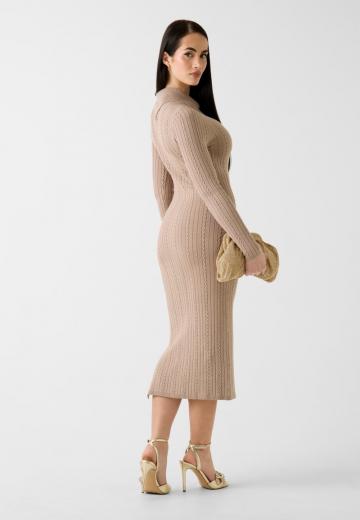 Вязаное платье