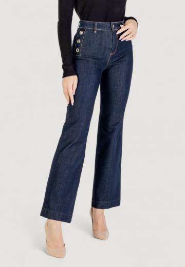 Клешеные брюки