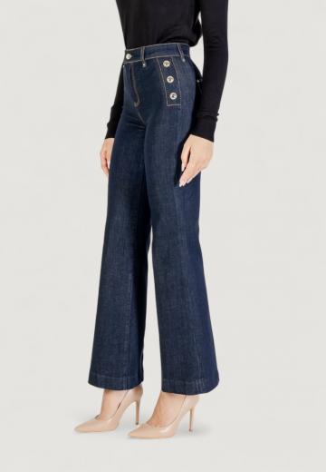 Клешеные брюки