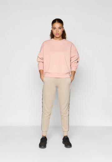 Спортивная толстовка