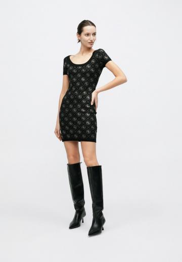 Вязаное платье