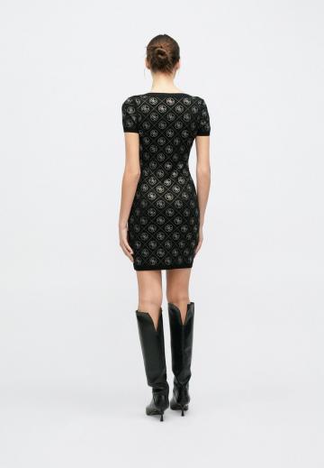 Вязаное платье