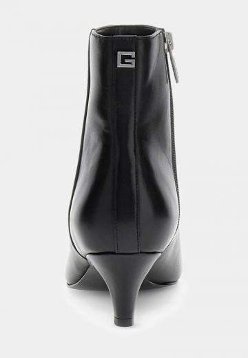 Полусапожки на высоком каблуке