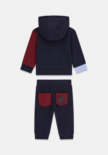 Набор одежды