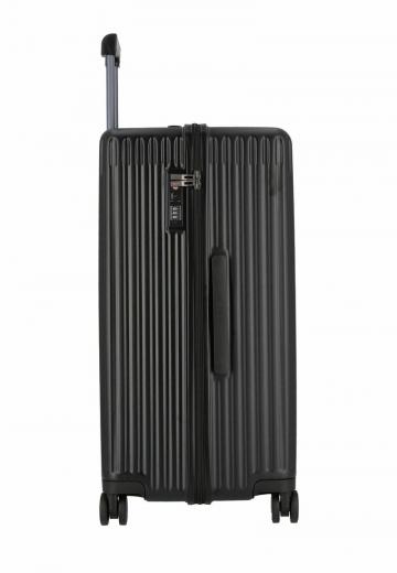 Набор чемоданов