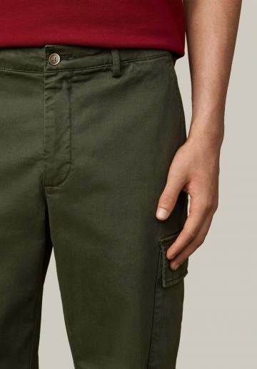 Брюки с накладными карманами