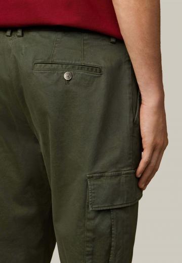 Брюки с накладными карманами