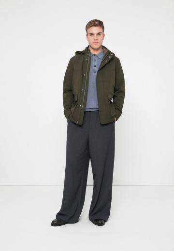 Зимняя куртка