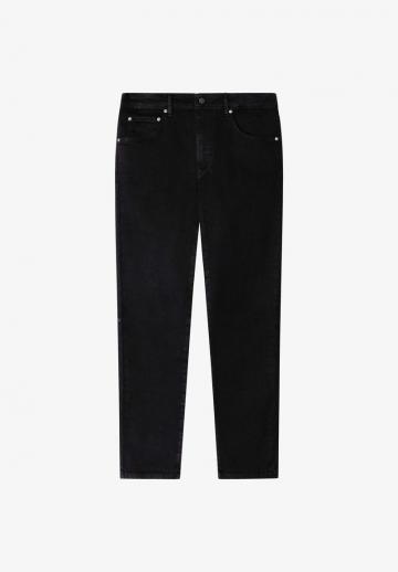 Узкие джинсы