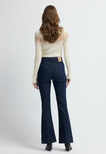 Клешеные джинсы