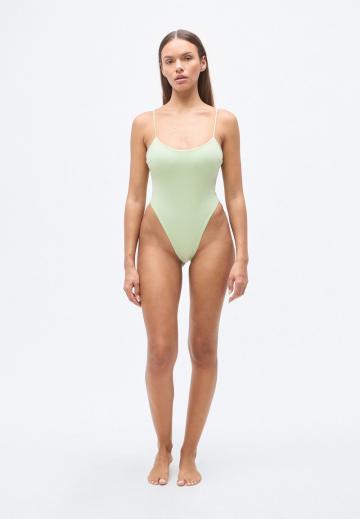 Слитный купальник