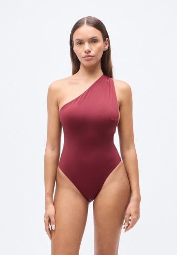 Слитный купальник